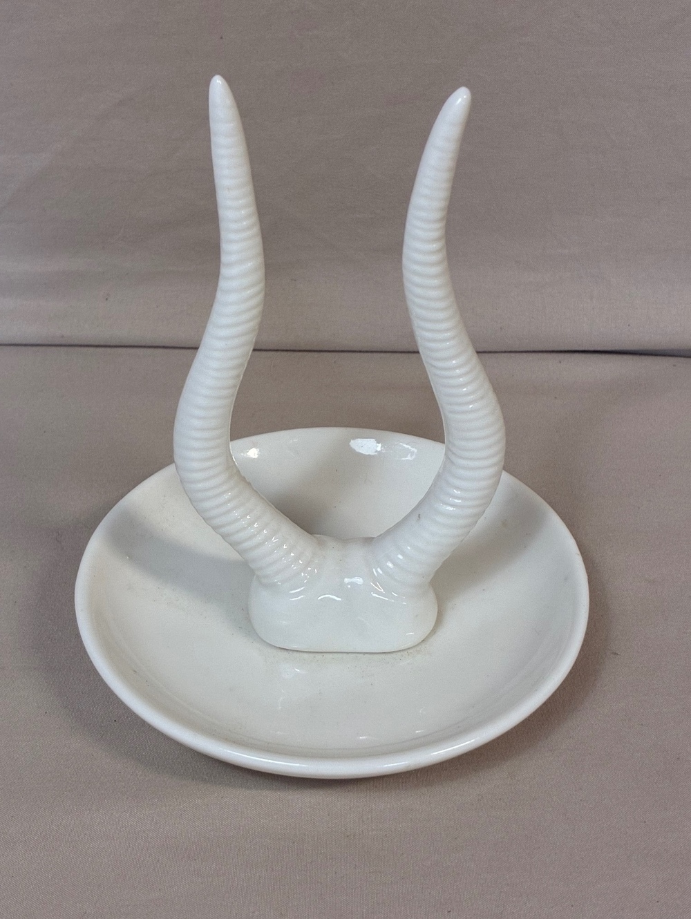 White Ceramic Antelope Horn Ring Holder Dish